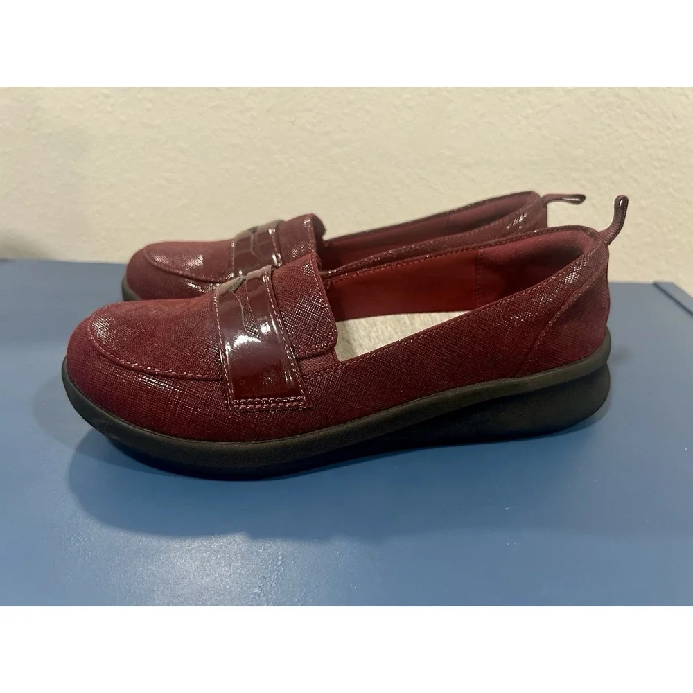 Clarks‎ Cloudsteppers Ayla Form Penny Loafers Womens 8 Red Slip On Preppy